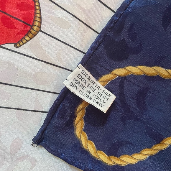 Vintage Hermes silk scarf - Picture 4 of 7